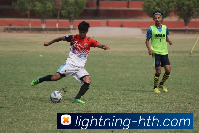 阿克利乌舍开场快速进球震撼巴黎后防线引发全场轰动